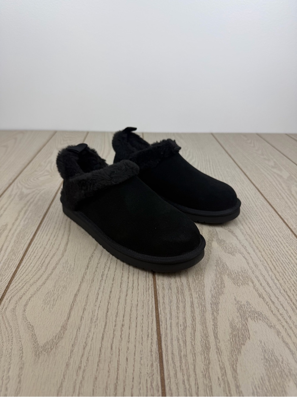 Koolaburra By UGG Women's Advay Slip-On Cozy Boots US7 Black $70